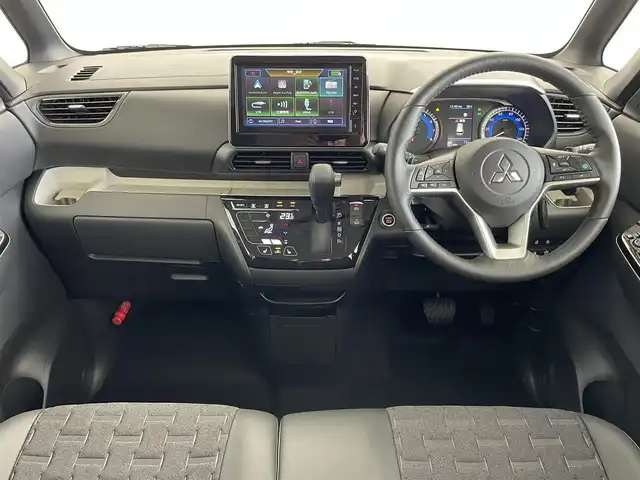 三菱 デリカミニ T プレミアム 埼玉県 2025(令7)年 0.1千km ベージュⅡ 届出済未使用車　/純正９インチディスプレイオーディオ　/マルチアラウンドモニター　/マイパイロット　/レーダークルーズコントロール　/デジタルインナーミラー　/シートヒーター　/ステアリングヒーター　/ＨＤＭＩ