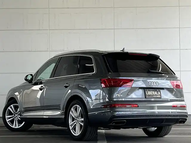 アウディ Ｑ７ 45TFSIクワトロアダプティブエアサスペンション 山形県 2020(令2)年 2.5万km グレー Sラインパッケージ/7シーターパッケージ/4ゾーンデラックスオートマチックエアコンディショナー/シートヒーター（フロント/リヤ/純正ナビ/360°カメラ/フルセグTV/アダプティブクルーズコントロール/ドライブレコーダー/ブラインドスポットモニター/レーンキープアシスト/レインセンサー/パドルシフト