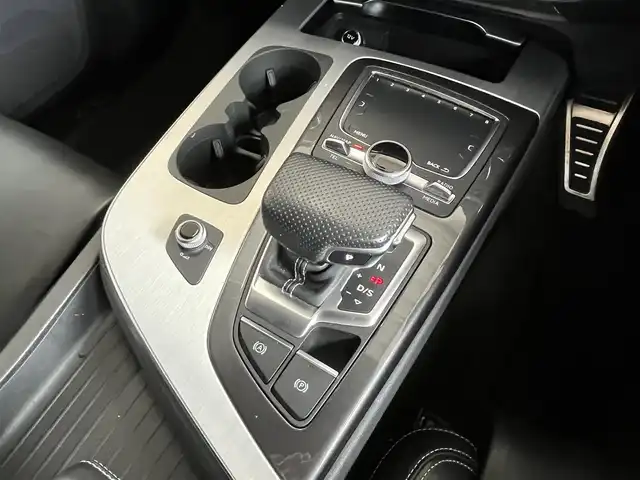 アウディ Ｑ７ 45TFSIクワトロアダプティブエアサスペンション 山形県 2020(令2)年 2.5万km グレー Sラインパッケージ/7シーターパッケージ/4ゾーンデラックスオートマチックエアコンディショナー/シートヒーター（フロント/リヤ/純正ナビ/360°カメラ/フルセグTV/アダプティブクルーズコントロール/ドライブレコーダー/ブラインドスポットモニター/レーンキープアシスト/レインセンサー/パドルシフト