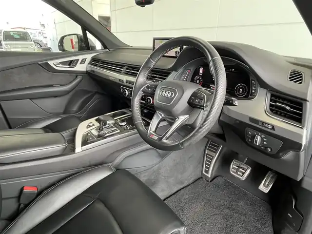 アウディ Ｑ７ 45TFSIクワトロアダプティブエアサスペンション 山形県 2020(令2)年 2.5万km グレー Sラインパッケージ/7シーターパッケージ/4ゾーンデラックスオートマチックエアコンディショナー/シートヒーター（フロント/リヤ/純正ナビ/360°カメラ/フルセグTV/アダプティブクルーズコントロール/ドライブレコーダー/ブラインドスポットモニター/レーンキープアシスト/レインセンサー/パドルシフト