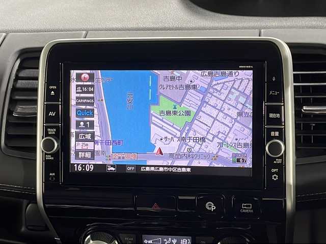 日産 セレナ ハイウェイスター G 広島県 2016(平28)年 6.1万km ダイヤモンドブラック 純正９型ナビ/Blu-ray/後席フリップダウンモニター/アラウンドビューモニター/シートヒーター/両側パワースライドドア/クルーズコントロール/ETC/衝突軽減/LEDヘッドライト/コーナーセンサー/フォグランプ/踏み間違い防止/レーンキープアシスト/純正16インチアルミホイール(195/60/R16)/エアバッグ(運転席/助手席/サイド/カーテン)