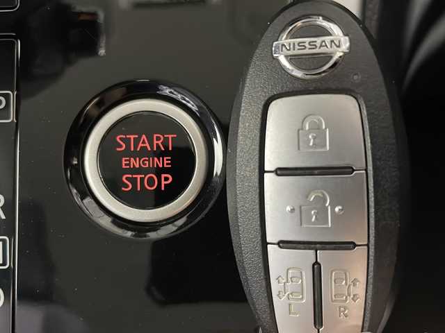 日産 セレナ ハイウェイスター G 広島県 2016(平28)年 6.1万km ダイヤモンドブラック 純正９型ナビ/Blu-ray/後席フリップダウンモニター/アラウンドビューモニター/シートヒーター/両側パワースライドドア/クルーズコントロール/ETC/衝突軽減/LEDヘッドライト/コーナーセンサー/フォグランプ/踏み間違い防止/レーンキープアシスト/純正16インチアルミホイール(195/60/R16)/エアバッグ(運転席/助手席/サイド/カーテン)