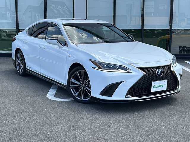 レクサス ＥＳ 300h Fスポーツ 岐阜県 2019(平31)年 6.8万km ホワイトノーヴァガラスフレーク 登録時走行距離68512km/TRDエアロ/サンルーフ/赤革シート/ディスプレイオーディオ/バックモニター/フルセグＴＶ/クルーズコントロール/純正フロアマット/純正アルミホイール/スマートキー/プッシュスタート/スペアキー/ステアリングヒーター/レザーシート/シートヒーター/エアシート/衝突被害軽減システム/LEDヘッドライト/オートライト/フォグランプ/オートマチックハイビーム/ＥＴＣ