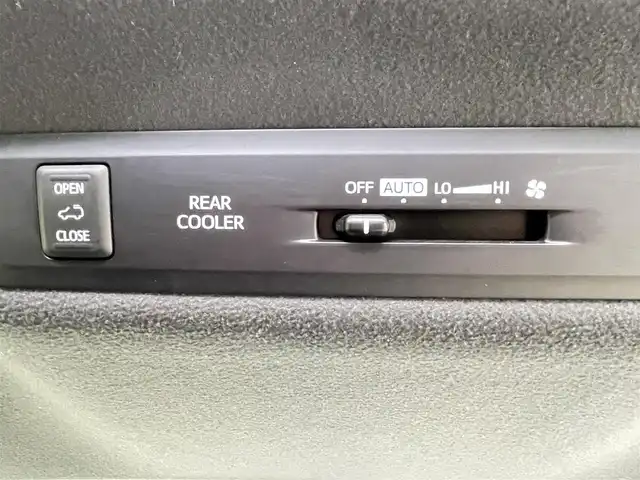 トヨタ エスクァイア Gi 千葉県 2019(平31)年 7.8万km ホワイトパールクリスタルシャイン Wサンルーフ/セーフティセンスC（衝突回避支援パッケージ）/・プリクラッシュセーフティシステム/・レーンディパーチャーアラート/・オートマチックハイビーム/・先行車発進告知機能/社外7インチナビ/・CD/DVD再生/・バックカメラ/・フルセグTV/両側パワースライドドア/合皮レザーシート/前後コーナーセンサー/LEDヘッドライト/社外ETC
