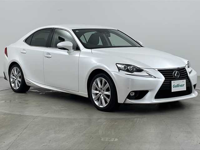 レクサス ＩＳ 300h バージョンL 道央・札幌 2015(平27)年 7.8万km ソニッククォーツ ・4WD/・純正ナビ（TV＆CD＆DVD＆BT）/・バックカメラ/・レクサスセーフティセンス/・クルーズコントロール/・ブラインドスポットモニター/・レザーシート/・シートヒーター/・エアシート/・ハンドルヒーター/・社外ドライブレコーダー/・ビルトインETC/・パワーシート/・LEDヘッドライト/・スマートキー