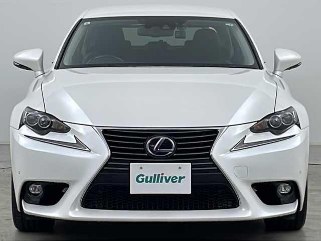 レクサス ＩＳ 300h バージョンL 道央・札幌 2015(平27)年 7.8万km ソニッククォーツ ・4WD/・純正ナビ（TV＆CD＆DVD＆BT）/・バックカメラ/・レクサスセーフティセンス/・クルーズコントロール/・ブラインドスポットモニター/・レザーシート/・シートヒーター/・エアシート/・ハンドルヒーター/・社外ドライブレコーダー/・ビルトインETC/・パワーシート/・LEDヘッドライト/・スマートキー