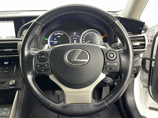 レクサス ＩＳ 300h バージョンL 道央・札幌 2015(平27)年 7.8万km ソニッククォーツ ・4WD/・純正ナビ（TV＆CD＆DVD＆BT）/・バックカメラ/・レクサスセーフティセンス/・クルーズコントロール/・ブラインドスポットモニター/・レザーシート/・シートヒーター/・エアシート/・ハンドルヒーター/・社外ドライブレコーダー/・ビルトインETC/・パワーシート/・LEDヘッドライト/・スマートキー