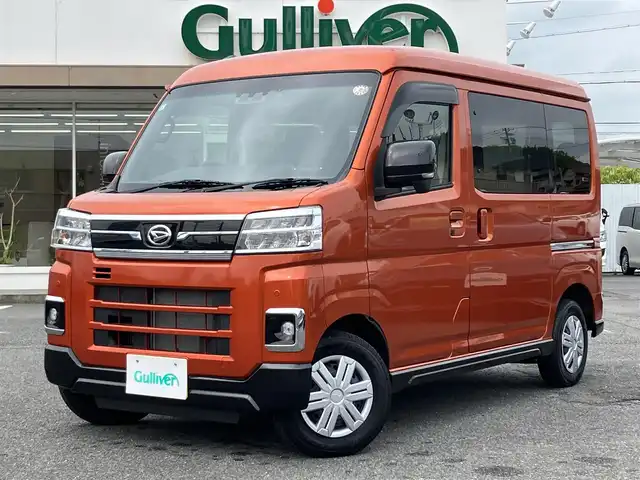 ダイハツ アトレー バン RS 三重県 2022(令4)年 1.2万km トニコオレンジメタリック ワンオーナー/♪ターボ　/♪４WD/♪登録時走行距離12084km/♪スマートアシスト/　・衝突警報機能(対車両・対歩行者)/　・衝突回避支援ブレーキ機能(対車両・対歩行者)/　・ブレーキ制御付後発進抑制機能(前方・後方)/　・車線逸脱警報機能/　・車線逸脱抑制制御機能/　・路側逸脱警報機能/　・ふらつき警報/　・先行車発進のお知らせ/　・アダプティブクルーズコントロール/　・レーンキープコントロール(LKC)/　・オートハイビーム(AHB)/　・アダプティブドライビングビーム(ADB)/♪純正ナビ/　・フルセグTV・Bluetooth/　・USB・DVD再生・CD録音/♪バックガイドカメラ/♪両側パワースライドドア/♪(2WD・４WD)切り替えスイッチ/♪コーナーセンサー/♪スマートキーx２/♪プッシュスタート/♪ルーフコンソール/♪LEDヘッドライト/♪LEDフォグライト/♪オートライト/♪ドライブレコーダー(ナビ連動)/♪ビルトインETC/♪ステアリングスイッチ/♪電動格納ミラー/♪ウィンカーミラー/♪フロアマット/♪アイドリングストップ/♪ドアバイザー/♪スペアタイヤ/♪横滑り防止機能
