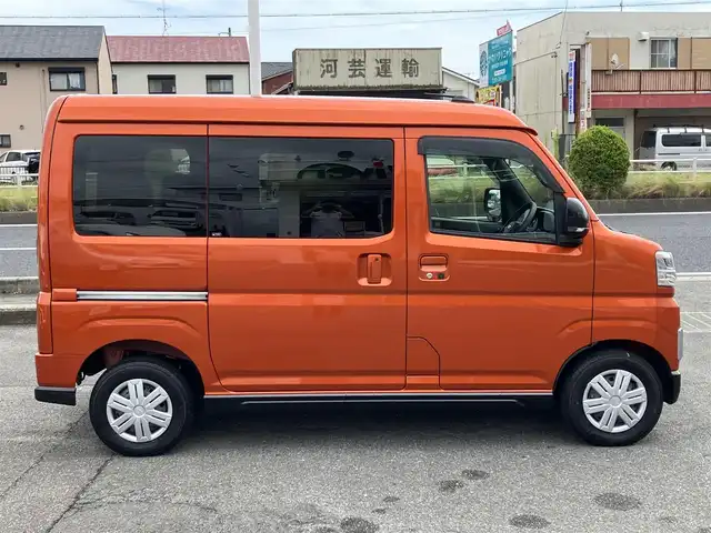ダイハツ アトレー バン RS 三重県 2022(令4)年 1.2万km トニコオレンジメタリック ワンオーナー/♪ターボ　/♪４WD/♪登録時走行距離12084km/♪スマートアシスト/　・衝突警報機能(対車両・対歩行者)/　・衝突回避支援ブレーキ機能(対車両・対歩行者)/　・ブレーキ制御付後発進抑制機能(前方・後方)/　・車線逸脱警報機能/　・車線逸脱抑制制御機能/　・路側逸脱警報機能/　・ふらつき警報/　・先行車発進のお知らせ/　・アダプティブクルーズコントロール/　・レーンキープコントロール(LKC)/　・オートハイビーム(AHB)/　・アダプティブドライビングビーム(ADB)/♪純正ナビ/　・フルセグTV・Bluetooth/　・USB・DVD再生・CD録音/♪バックガイドカメラ/♪両側パワースライドドア/♪(2WD・４WD)切り替えスイッチ/♪コーナーセンサー/♪スマートキーx２/♪プッシュスタート/♪ルーフコンソール/♪LEDヘッドライト/♪LEDフォグライト/♪オートライト/♪ドライブレコーダー(ナビ連動)/♪ビルトインETC/♪ステアリングスイッチ/♪電動格納ミラー/♪ウィンカーミラー/♪フロアマット/♪アイドリングストップ/♪ドアバイザー/♪スペアタイヤ/♪横滑り防止機能