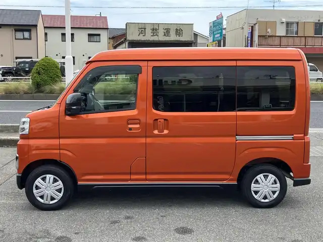 ダイハツ アトレー バン RS 三重県 2022(令4)年 1.2万km トニコオレンジメタリック ワンオーナー/♪ターボ　/♪４WD/♪登録時走行距離12084km/♪スマートアシスト/　・衝突警報機能(対車両・対歩行者)/　・衝突回避支援ブレーキ機能(対車両・対歩行者)/　・ブレーキ制御付後発進抑制機能(前方・後方)/　・車線逸脱警報機能/　・車線逸脱抑制制御機能/　・路側逸脱警報機能/　・ふらつき警報/　・先行車発進のお知らせ/　・アダプティブクルーズコントロール/　・レーンキープコントロール(LKC)/　・オートハイビーム(AHB)/　・アダプティブドライビングビーム(ADB)/♪純正ナビ/　・フルセグTV・Bluetooth/　・USB・DVD再生・CD録音/♪バックガイドカメラ/♪両側パワースライドドア/♪(2WD・４WD)切り替えスイッチ/♪コーナーセンサー/♪スマートキーx２/♪プッシュスタート/♪ルーフコンソール/♪LEDヘッドライト/♪LEDフォグライト/♪オートライト/♪ドライブレコーダー(ナビ連動)/♪ビルトインETC/♪ステアリングスイッチ/♪電動格納ミラー/♪ウィンカーミラー/♪フロアマット/♪アイドリングストップ/♪ドアバイザー/♪スペアタイヤ/♪横滑り防止機能
