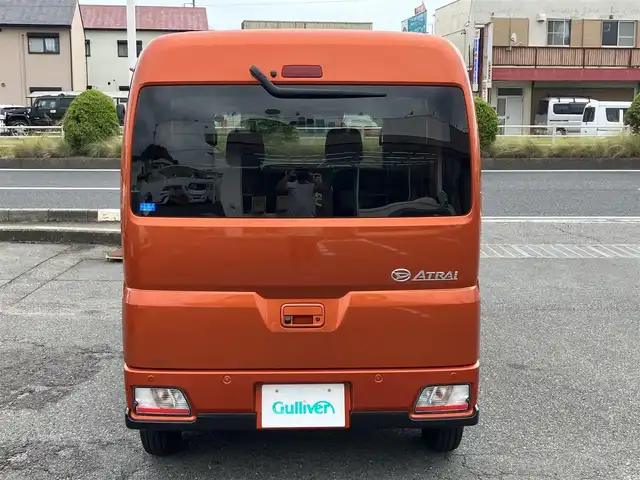 ダイハツ アトレー バン RS 三重県 2022(令4)年 1.2万km トニコオレンジメタリック ワンオーナー/♪ターボ　/♪４WD/♪登録時走行距離12084km/♪スマートアシスト/　・衝突警報機能(対車両・対歩行者)/　・衝突回避支援ブレーキ機能(対車両・対歩行者)/　・ブレーキ制御付後発進抑制機能(前方・後方)/　・車線逸脱警報機能/　・車線逸脱抑制制御機能/　・路側逸脱警報機能/　・ふらつき警報/　・先行車発進のお知らせ/　・アダプティブクルーズコントロール/　・レーンキープコントロール(LKC)/　・オートハイビーム(AHB)/　・アダプティブドライビングビーム(ADB)/♪純正ナビ/　・フルセグTV・Bluetooth/　・USB・DVD再生・CD録音/♪バックガイドカメラ/♪両側パワースライドドア/♪(2WD・４WD)切り替えスイッチ/♪コーナーセンサー/♪スマートキーx２/♪プッシュスタート/♪ルーフコンソール/♪LEDヘッドライト/♪LEDフォグライト/♪オートライト/♪ドライブレコーダー(ナビ連動)/♪ビルトインETC/♪ステアリングスイッチ/♪電動格納ミラー/♪ウィンカーミラー/♪フロアマット/♪アイドリングストップ/♪ドアバイザー/♪スペアタイヤ/♪横滑り防止機能