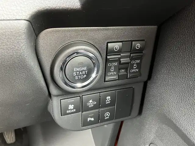 ダイハツ アトレー バン RS 三重県 2022(令4)年 1.2万km トニコオレンジメタリック ワンオーナー/♪ターボ　/♪４WD/♪登録時走行距離12084km/♪スマートアシスト/　・衝突警報機能(対車両・対歩行者)/　・衝突回避支援ブレーキ機能(対車両・対歩行者)/　・ブレーキ制御付後発進抑制機能(前方・後方)/　・車線逸脱警報機能/　・車線逸脱抑制制御機能/　・路側逸脱警報機能/　・ふらつき警報/　・先行車発進のお知らせ/　・アダプティブクルーズコントロール/　・レーンキープコントロール(LKC)/　・オートハイビーム(AHB)/　・アダプティブドライビングビーム(ADB)/♪純正ナビ/　・フルセグTV・Bluetooth/　・USB・DVD再生・CD録音/♪バックガイドカメラ/♪両側パワースライドドア/♪(2WD・４WD)切り替えスイッチ/♪コーナーセンサー/♪スマートキーx２/♪プッシュスタート/♪ルーフコンソール/♪LEDヘッドライト/♪LEDフォグライト/♪オートライト/♪ドライブレコーダー(ナビ連動)/♪ビルトインETC/♪ステアリングスイッチ/♪電動格納ミラー/♪ウィンカーミラー/♪フロアマット/♪アイドリングストップ/♪ドアバイザー/♪スペアタイヤ/♪横滑り防止機能