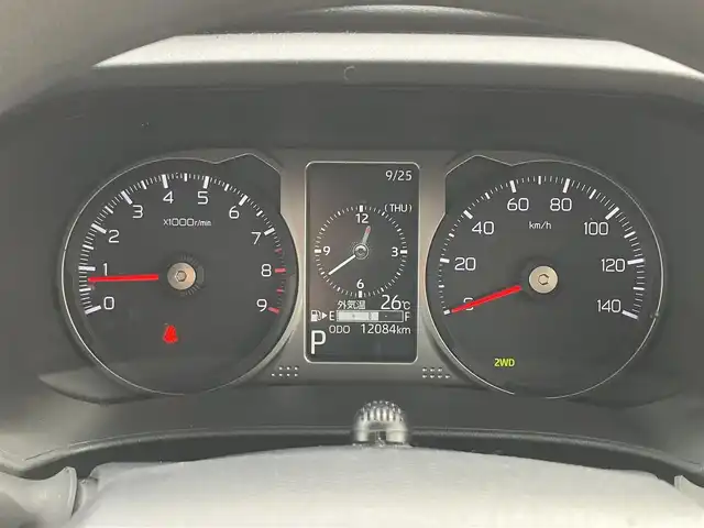 ダイハツ アトレー バン RS 三重県 2022(令4)年 1.2万km トニコオレンジメタリック ワンオーナー/♪ターボ　/♪４WD/♪登録時走行距離12084km/♪スマートアシスト/　・衝突警報機能(対車両・対歩行者)/　・衝突回避支援ブレーキ機能(対車両・対歩行者)/　・ブレーキ制御付後発進抑制機能(前方・後方)/　・車線逸脱警報機能/　・車線逸脱抑制制御機能/　・路側逸脱警報機能/　・ふらつき警報/　・先行車発進のお知らせ/　・アダプティブクルーズコントロール/　・レーンキープコントロール(LKC)/　・オートハイビーム(AHB)/　・アダプティブドライビングビーム(ADB)/♪純正ナビ/　・フルセグTV・Bluetooth/　・USB・DVD再生・CD録音/♪バックガイドカメラ/♪両側パワースライドドア/♪(2WD・４WD)切り替えスイッチ/♪コーナーセンサー/♪スマートキーx２/♪プッシュスタート/♪ルーフコンソール/♪LEDヘッドライト/♪LEDフォグライト/♪オートライト/♪ドライブレコーダー(ナビ連動)/♪ビルトインETC/♪ステアリングスイッチ/♪電動格納ミラー/♪ウィンカーミラー/♪フロアマット/♪アイドリングストップ/♪ドアバイザー/♪スペアタイヤ/♪横滑り防止機能