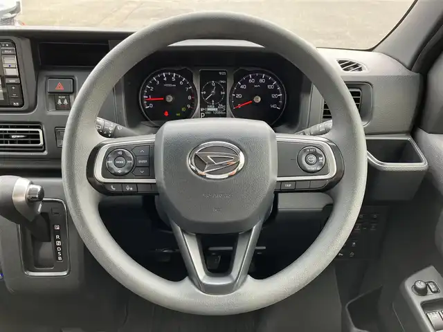 ダイハツ アトレー バン RS 三重県 2022(令4)年 1.2万km トニコオレンジメタリック ワンオーナー/♪ターボ　/♪４WD/♪登録時走行距離12084km/♪スマートアシスト/　・衝突警報機能(対車両・対歩行者)/　・衝突回避支援ブレーキ機能(対車両・対歩行者)/　・ブレーキ制御付後発進抑制機能(前方・後方)/　・車線逸脱警報機能/　・車線逸脱抑制制御機能/　・路側逸脱警報機能/　・ふらつき警報/　・先行車発進のお知らせ/　・アダプティブクルーズコントロール/　・レーンキープコントロール(LKC)/　・オートハイビーム(AHB)/　・アダプティブドライビングビーム(ADB)/♪純正ナビ/　・フルセグTV・Bluetooth/　・USB・DVD再生・CD録音/♪バックガイドカメラ/♪両側パワースライドドア/♪(2WD・４WD)切り替えスイッチ/♪コーナーセンサー/♪スマートキーx２/♪プッシュスタート/♪ルーフコンソール/♪LEDヘッドライト/♪LEDフォグライト/♪オートライト/♪ドライブレコーダー(ナビ連動)/♪ビルトインETC/♪ステアリングスイッチ/♪電動格納ミラー/♪ウィンカーミラー/♪フロアマット/♪アイドリングストップ/♪ドアバイザー/♪スペアタイヤ/♪横滑り防止機能