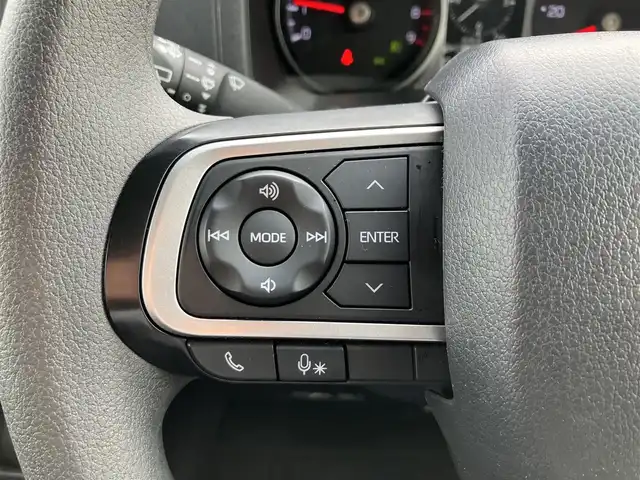 ダイハツ アトレー バン RS 三重県 2022(令4)年 1.2万km トニコオレンジメタリック ワンオーナー/♪ターボ　/♪４WD/♪登録時走行距離12084km/♪スマートアシスト/　・衝突警報機能(対車両・対歩行者)/　・衝突回避支援ブレーキ機能(対車両・対歩行者)/　・ブレーキ制御付後発進抑制機能(前方・後方)/　・車線逸脱警報機能/　・車線逸脱抑制制御機能/　・路側逸脱警報機能/　・ふらつき警報/　・先行車発進のお知らせ/　・アダプティブクルーズコントロール/　・レーンキープコントロール(LKC)/　・オートハイビーム(AHB)/　・アダプティブドライビングビーム(ADB)/♪純正ナビ/　・フルセグTV・Bluetooth/　・USB・DVD再生・CD録音/♪バックガイドカメラ/♪両側パワースライドドア/♪(2WD・４WD)切り替えスイッチ/♪コーナーセンサー/♪スマートキーx２/♪プッシュスタート/♪ルーフコンソール/♪LEDヘッドライト/♪LEDフォグライト/♪オートライト/♪ドライブレコーダー(ナビ連動)/♪ビルトインETC/♪ステアリングスイッチ/♪電動格納ミラー/♪ウィンカーミラー/♪フロアマット/♪アイドリングストップ/♪ドアバイザー/♪スペアタイヤ/♪横滑り防止機能