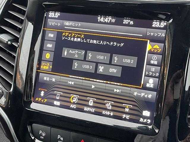 クライスラー・ジープ ジープ チェロキー 埼玉県 2019(平31)年 3.9万km ブライトホワイトクリアコート 黒革シート/ＳＲ/ＡＣＣ/純正メモリーナビ/バック／サイドカメラ/ＡｐｐｌｅＣａｒＰｌａｙ/ＢＳＭ/シートヒーター/シートベンチレーション/電動シート/電動リアゲート/純正１８インチアルミホイール/ＬＥＤ