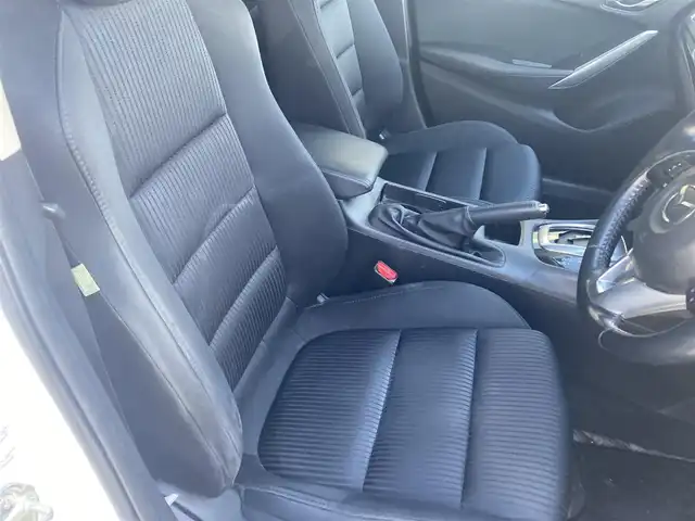 マツダ アテンザ ワゴン XD 愛知県 2013(平25)年 11.6万km スノーフレイクホワイトパールマイカ スマートシティブレーキサポート/ブラインドスポットモニタリング/車線逸脱警報機能/純正ナビTV/DVDビデオ＆CD/地デジ フルセグ/Bluetoothオーディオ/レーダークルーズコントロール/バックカメラ/ステアリングスイッチ/インテリジェントキー2ケ/プッシュスタート/キセノンヘッドライト/オートライト/スマートインETC/アルミ付きスタッドレスタイヤ積込み/保証書取説有り