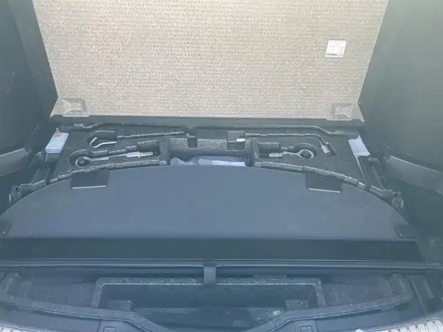 マツダ アテンザ ワゴン XD 愛知県 2013(平25)年 11.6万km スノーフレイクホワイトパールマイカ スマートシティブレーキサポート/ブラインドスポットモニタリング/車線逸脱警報機能/純正ナビTV/DVDビデオ＆CD/地デジ フルセグ/Bluetoothオーディオ/レーダークルーズコントロール/バックカメラ/ステアリングスイッチ/インテリジェントキー2ケ/プッシュスタート/キセノンヘッドライト/オートライト/スマートインETC/アルミ付きスタッドレスタイヤ積込み/保証書取説有り