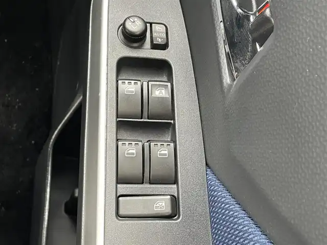 トヨタ タンク カスタムG 東京都 2018(平30)年 4.9万km ファインブルーマイカメタリック/シルバー2トーン ＯＰIIトーンルーフ　/社外ＳＤナビ＆フルセグ/・BluetoothAudio/・CD/SD/DVD/FM/AM　/・ステアリングスイッチ/両側パワースライドドア　/純正ＬＥＤヘッドライト/・コンライト　/クルーズコントロール　/撥水機能付ブラックファブリックシート/・シートリフレクター　　/スマートエントリー/プッシュエンジンスタート/純正フロアマット/電動格納ミラー/Wエアバック＆ABS/保証書＆取説