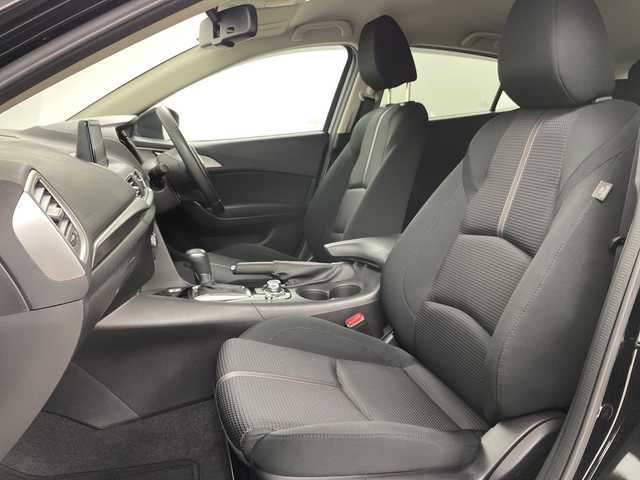 マツダ アクセラ スポーツ 15S 道央・札幌 2017(平29)年 2.6万km ジェットブラックマイカ ・４ＷＤ　/・純正ＳＤナビ/・CD/DVD/USB/AUX/フルセグTV/BT接続）/・スマートシティブレーキサポート　/・ブラインドスポットモニター　/・ステアリングスイッチ　/・クルーズコントロール　/・ＭＴモード付ＡＴ　/・純正エンジンスターター　/・バックカメラ/・横滑り防止装置/・プッシュスタート/・スマートキー/・ドアバイザー/・純正フロアマット/・電動格納ミラー/・ウィンカーミラー/・積込冬タイヤ社外AWセット