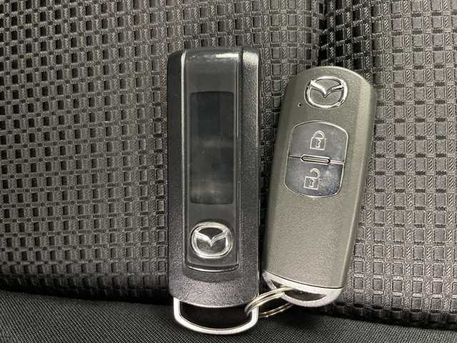 マツダ アクセラ スポーツ 15S 道央・札幌 2017(平29)年 2.6万km ジェットブラックマイカ ・４ＷＤ　/・純正ＳＤナビ/・CD/DVD/USB/AUX/フルセグTV/BT接続）/・スマートシティブレーキサポート　/・ブラインドスポットモニター　/・ステアリングスイッチ　/・クルーズコントロール　/・ＭＴモード付ＡＴ　/・純正エンジンスターター　/・バックカメラ/・横滑り防止装置/・プッシュスタート/・スマートキー/・ドアバイザー/・純正フロアマット/・電動格納ミラー/・ウィンカーミラー/・積込冬タイヤ社外AWセット