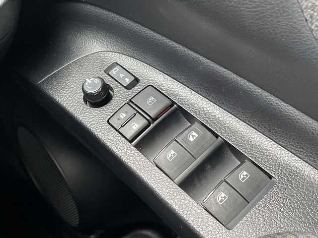 トヨタ シエンタ G 沖縄県 2020(令2)年 3.2万km センシュアルレッドマイカ 純正ナビ・TV・Bluetooth・CD・DVD/全方位カメラ/両側パワースライドドア/オートマチックハイビーム/ステアリングスイッチ/電動格納ミラー/ウィンカーミラー/革巻きステアリング/スマートキー/トヨタセーフティセンス/ETC/ドライブレコーダー