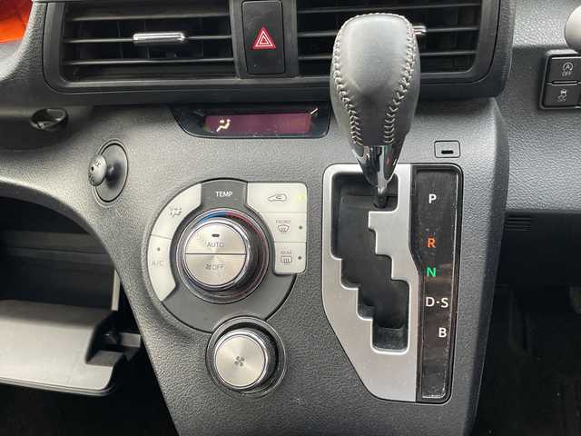 トヨタ シエンタ G 沖縄県 2020(令2)年 3.2万km センシュアルレッドマイカ 純正ナビ・TV・Bluetooth・CD・DVD/全方位カメラ/両側パワースライドドア/オートマチックハイビーム/ステアリングスイッチ/電動格納ミラー/ウィンカーミラー/革巻きステアリング/スマートキー/トヨタセーフティセンス/ETC/ドライブレコーダー