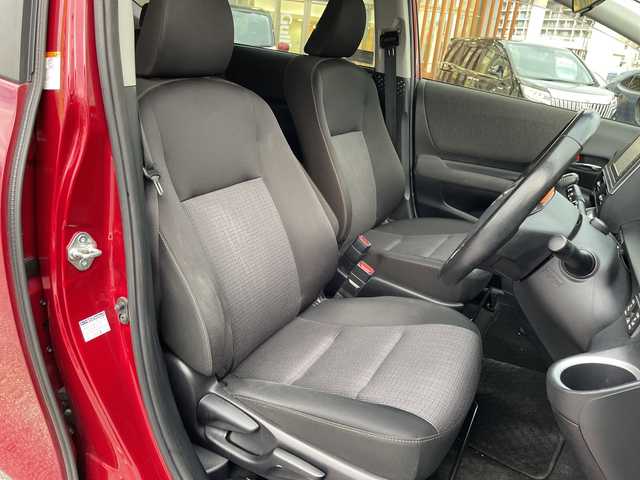 トヨタ シエンタ G 沖縄県 2020(令2)年 3.2万km センシュアルレッドマイカ 純正ナビ・TV・Bluetooth・CD・DVD/全方位カメラ/両側パワースライドドア/オートマチックハイビーム/ステアリングスイッチ/電動格納ミラー/ウィンカーミラー/革巻きステアリング/スマートキー/トヨタセーフティセンス/ETC/ドライブレコーダー