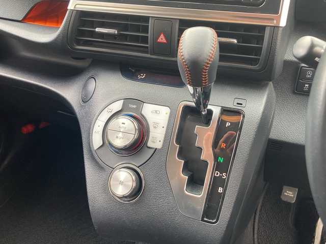 トヨタ シエンタ G クエロ 茨城県 2018(平30)年 2.7万km ブラックマイカ 純正7インチメモリナビ【NSZT-W66T】/(地デジTV・CD・DVD・BT・ラジオ再生)/両側パワースライドドア/プリクラッシュセーフティ/ハーフレザーシート/ドライブレコーダー/バックカメラ/ETC/オートライト/LEDヘッドライト/社外15inアルミホイール/純正フロアマット/スマートキー