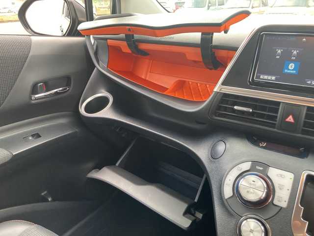 トヨタ シエンタ G クエロ 茨城県 2018(平30)年 2.7万km ブラックマイカ 純正7インチメモリナビ【NSZT-W66T】/(地デジTV・CD・DVD・BT・ラジオ再生)/両側パワースライドドア/プリクラッシュセーフティ/ハーフレザーシート/ドライブレコーダー/バックカメラ/ETC/オートライト/LEDヘッドライト/社外15inアルミホイール/純正フロアマット/スマートキー