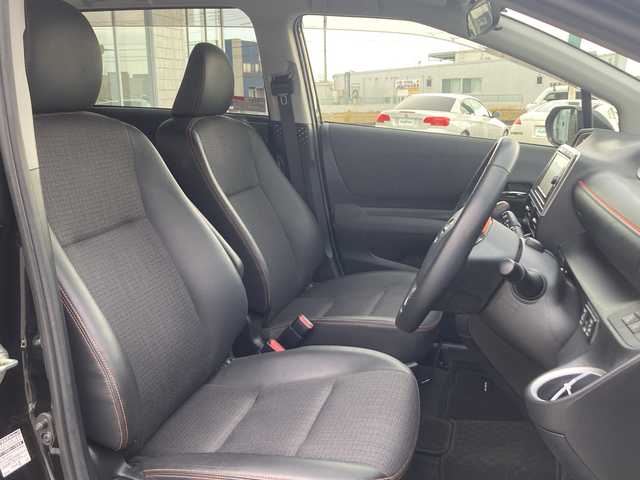 トヨタ シエンタ G クエロ 茨城県 2018(平30)年 2.7万km ブラックマイカ 純正7インチメモリナビ【NSZT-W66T】/(地デジTV・CD・DVD・BT・ラジオ再生)/両側パワースライドドア/プリクラッシュセーフティ/ハーフレザーシート/ドライブレコーダー/バックカメラ/ETC/オートライト/LEDヘッドライト/社外15inアルミホイール/純正フロアマット/スマートキー