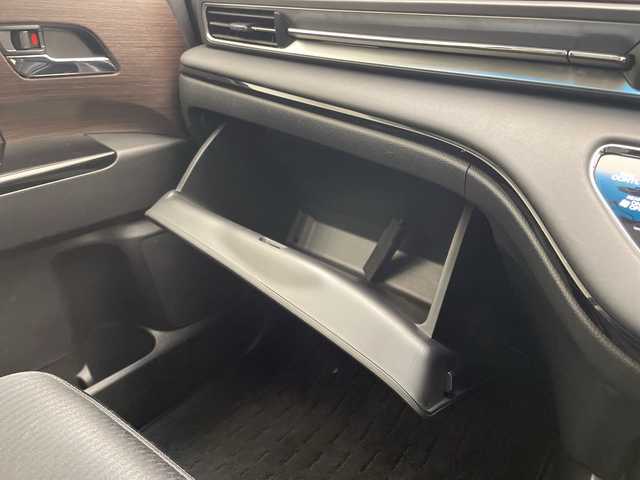 ホンダ オデッセイ ハイブリッド e:HEVアブソルート EX 宮崎県 2021(令3)年 4.4万km プレミアムスパークルブラックパール Honda SENSING/〇衝突軽減ブレーキ/〇誤発進抑制機能(前方・後方)/〇近距離衝突軽減ブレーキ/〇急アクセル抑制機能/〇路外逸脱抑制機能/〇歩行者事故低減ステアリング/〇車線維持支援システム/〇標識認識機能/〇先行車発進お知らせ機能/〇渋滞追従機能付きアダプティブクルーズコントロール/〇ブラインドスポットインフォメーション/〇コーナーセンサー/〇後退出庫サポート/純正10インチSDナビ/フルセグTV/CD/DVD/Bluetooth/マルチビューカメラシステム/純正11.6インチ後席フリップダウンモニター（VM-185EN）/両側パワースライドドア/ハーフレザーシート/パワーシート/シートヒーター/ハンズフリーアクセスパワーテールゲート/LEDヘッドライト/ビルトインETC2.0/純正18インチAW/スマートキー×2/保証書/取扱説明書