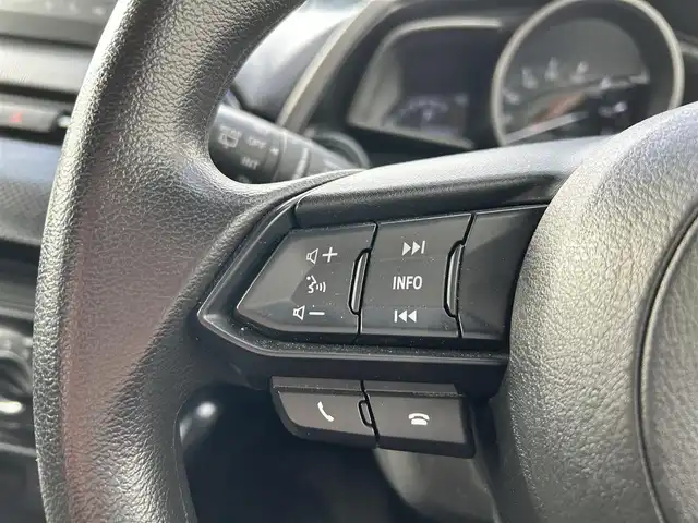 マツダ デミオ 15S 宮城県 2018(平30)年 5.4万km ソニックシルバーM 前進時スマートシティブレーキサポート/後退時スマートシティブレーキサポート/車線逸脱警報/AT誤発進抑制機能/ブラインドスポットモニタリング/リアクロストラフィックアラート/パーキングセンサー（リア）/マツダコネクトナビ/・Bluetooth/ETC/ドライブレコーダー/ステアリングスイッチ/オートライト/ハイビームコントロールシステム/スマートキー＆プッシュスタート/スペアキー1本/電動格納ミラー/フロアマット/ドアバイザー/W/サイド/カーテンエアバッグ