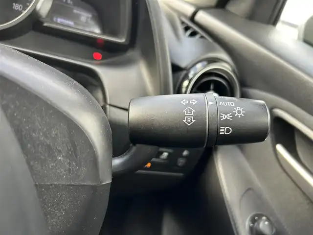 マツダ デミオ 15S 宮城県 2018(平30)年 5.4万km ソニックシルバーM 前進時スマートシティブレーキサポート/後退時スマートシティブレーキサポート/車線逸脱警報/AT誤発進抑制機能/ブラインドスポットモニタリング/リアクロストラフィックアラート/パーキングセンサー（リア）/マツダコネクトナビ/・Bluetooth/ETC/ドライブレコーダー/ステアリングスイッチ/オートライト/ハイビームコントロールシステム/スマートキー＆プッシュスタート/スペアキー1本/電動格納ミラー/フロアマット/ドアバイザー/W/サイド/カーテンエアバッグ