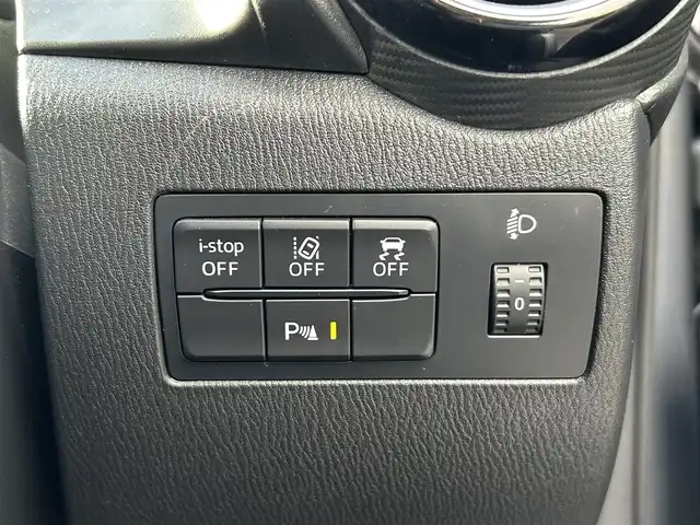 マツダ デミオ 15S 宮城県 2018(平30)年 5.4万km ソニックシルバーM 前進時スマートシティブレーキサポート/後退時スマートシティブレーキサポート/車線逸脱警報/AT誤発進抑制機能/ブラインドスポットモニタリング/リアクロストラフィックアラート/パーキングセンサー（リア）/マツダコネクトナビ/・Bluetooth/ETC/ドライブレコーダー/ステアリングスイッチ/オートライト/ハイビームコントロールシステム/スマートキー＆プッシュスタート/スペアキー1本/電動格納ミラー/フロアマット/ドアバイザー/W/サイド/カーテンエアバッグ