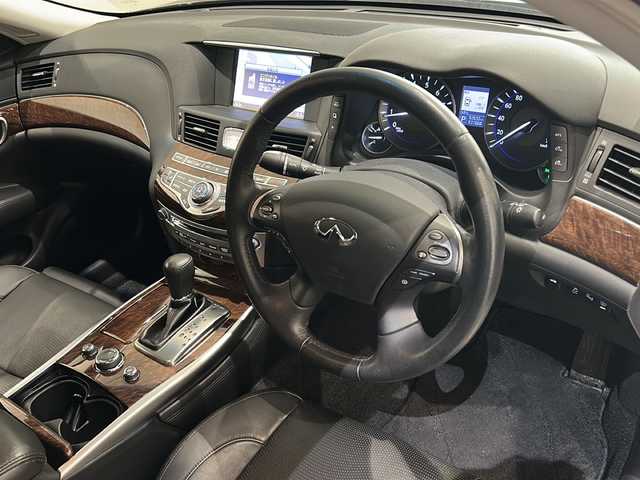 日産 フーガ 250VIP 神奈川県 2019(平31)年 5.3万km ガーネットブラック ワンオーナー/電動ガラスサンルーフ/純正HDDナビ/(フルセグTV/CD/DVD/Bluetooth)/インテリジェントエマージェンシーブレーキ/インテリジェントLI(車線逸脱)/インテリジェントBSI(後側方衝突防止)/インテリジェントアラウンドビューモニター/インテリジェントクルーズコントロール/本革パッケージ/-前席シートバックグリップベルト/-本革シート/-前席エアコンディショニングシート/シートヒーター/メモリ付きパワーシート/ETC/インテリジェントキー/純正18インチアルミホイール/取扱説明書/保証書