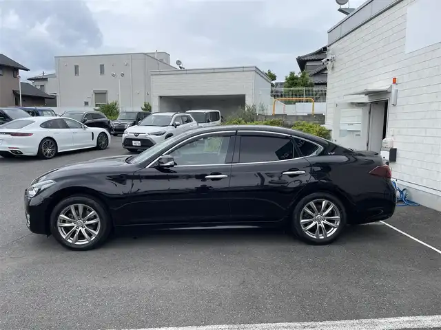 日産 フーガ 250VIP 神奈川県 2019(平31)年 5.3万km ガーネットブラック ワンオーナー/電動ガラスサンルーフ/純正HDDナビ/(フルセグTV/CD/DVD/Bluetooth)/インテリジェントエマージェンシーブレーキ/インテリジェントLI(車線逸脱)/インテリジェントBSI(後側方衝突防止)/インテリジェントアラウンドビューモニター/インテリジェントクルーズコントロール/本革パッケージ/-前席シートバックグリップベルト/-本革シート/-前席エアコンディショニングシート/シートヒーター/メモリ付きパワーシート/ETC/インテリジェントキー/純正18インチアルミホイール/取扱説明書/保証書