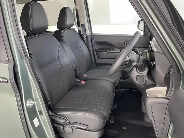 三菱 デリカミニ T プレミアム 愛知県 2025(令7)年 0.1万km未満 緑Ⅱ 届出済未使用車　純正９型ＤＡ　カープレイ　マイパイロット　全方位カメラ　デジタルインナーミラー　ツートン　ハンズフリ両側パワスラ　ハーフレザー　シートヒーター eーアシスト　衝突軽減　追従クルコン パドルシフト　ＬＥＤオートライト　フォグランプ　ルーフレール　禁煙車/T　PREMIUM　9型ディスプレイオーディオ/（121/330）/サイドデカール（33/440）