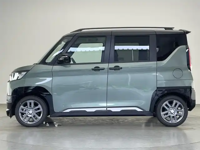 三菱 デリカミニ T プレミアム 愛知県 2025(令7)年 0.1万km未満 緑Ⅱ 届出済未使用車　純正９型ＤＡ　カープレイ　マイパイロット　全方位カメラ　デジタルインナーミラー　ツートン　ハンズフリ両側パワスラ　ハーフレザー　シートヒーター eーアシスト　衝突軽減　追従クルコン パドルシフト　ＬＥＤオートライト　フォグランプ　ルーフレール　禁煙車/T　PREMIUM　9型ディスプレイオーディオ/（121/330）/サイドデカール（33/440）