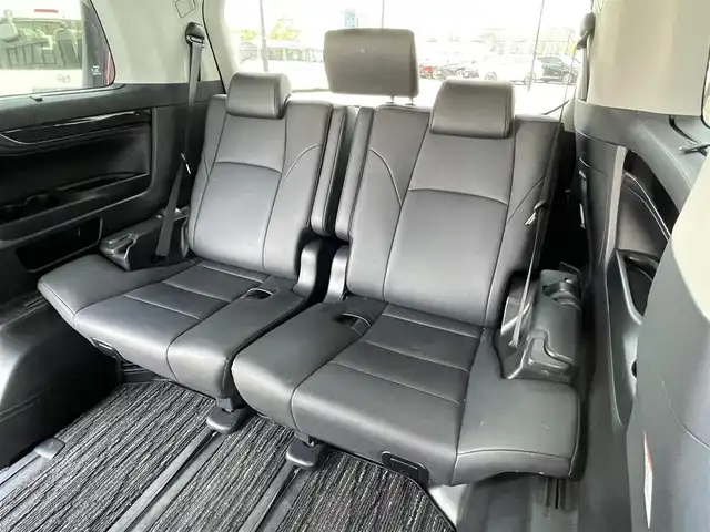 トヨタ アルファード SC 道央・札幌 2020(令2)年 7.3万km ダークレッドマイカメタリック ４WD/JBLプレミアムサウンドシステム/純正ディーラーOPナビ/CD/DVD/BT/フルセグ/純正フリップダウンモニター/トヨタセーフティセンス/プリクラッシュセーフティ/横滑り防止装置/レーダークルーズコントロール/レーンキープアシスト/パーキングアシスト/クリアランスソナー/ブラインドスポットモニター/パーキングサポートブレーキ/リアクロストラフィックアラート/ロードサインアシスト/パノラミックビューモニター/ビルトインETC2.0/ドライブレコーダー/アイドリングストップ/自動防眩ミラー/両側パワースライドドア/パワーバックドア/前席/２列目パワーシート/前席シートヒーター/前席エアシート/D席メモリーシート/N席/２列目オットマン/レザーシート/ステアリングリモコン/ハンドルヒーター/電動パーキング/ブレーキホールド/AC100V/プッシュスタート/スマートキー/LEDヘッドライト/オートライト/オートハイビーム/フォグランプ/電動格納ミラー/ウィンカーミラー/純正フロアマット/ドアバイザー