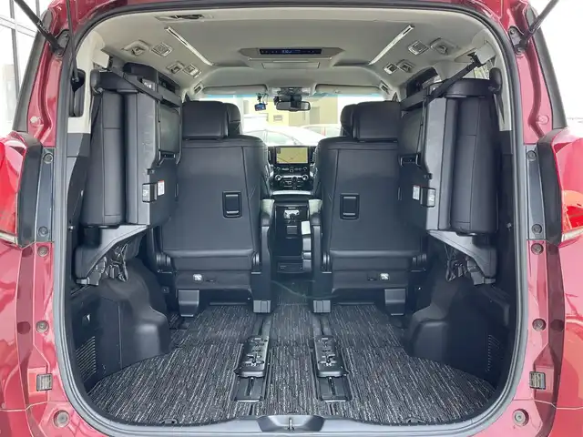 トヨタ アルファード SC 道央・札幌 2020(令2)年 7.3万km ダークレッドマイカメタリック ４WD/JBLプレミアムサウンドシステム/純正ディーラーOPナビ/CD/DVD/BT/フルセグ/純正フリップダウンモニター/トヨタセーフティセンス/プリクラッシュセーフティ/横滑り防止装置/レーダークルーズコントロール/レーンキープアシスト/パーキングアシスト/クリアランスソナー/ブラインドスポットモニター/パーキングサポートブレーキ/リアクロストラフィックアラート/ロードサインアシスト/パノラミックビューモニター/ビルトインETC2.0/ドライブレコーダー/アイドリングストップ/自動防眩ミラー/両側パワースライドドア/パワーバックドア/前席/２列目パワーシート/前席シートヒーター/前席エアシート/D席メモリーシート/N席/２列目オットマン/レザーシート/ステアリングリモコン/ハンドルヒーター/電動パーキング/ブレーキホールド/AC100V/プッシュスタート/スマートキー/LEDヘッドライト/オートライト/オートハイビーム/フォグランプ/電動格納ミラー/ウィンカーミラー/純正フロアマット/ドアバイザー