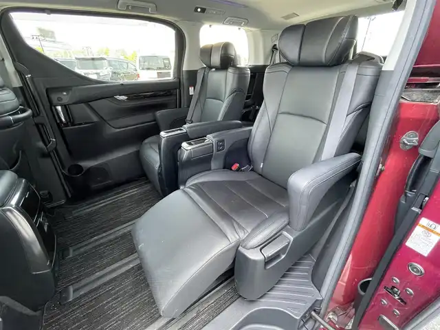 トヨタ アルファード SC 道央・札幌 2020(令2)年 7.3万km ダークレッドマイカメタリック ４WD/JBLプレミアムサウンドシステム/純正ディーラーOPナビ/CD/DVD/BT/フルセグ/純正フリップダウンモニター/トヨタセーフティセンス/プリクラッシュセーフティ/横滑り防止装置/レーダークルーズコントロール/レーンキープアシスト/パーキングアシスト/クリアランスソナー/ブラインドスポットモニター/パーキングサポートブレーキ/リアクロストラフィックアラート/ロードサインアシスト/パノラミックビューモニター/ビルトインETC2.0/ドライブレコーダー/アイドリングストップ/自動防眩ミラー/両側パワースライドドア/パワーバックドア/前席/２列目パワーシート/前席シートヒーター/前席エアシート/D席メモリーシート/N席/２列目オットマン/レザーシート/ステアリングリモコン/ハンドルヒーター/電動パーキング/ブレーキホールド/AC100V/プッシュスタート/スマートキー/LEDヘッドライト/オートライト/オートハイビーム/フォグランプ/電動格納ミラー/ウィンカーミラー/純正フロアマット/ドアバイザー