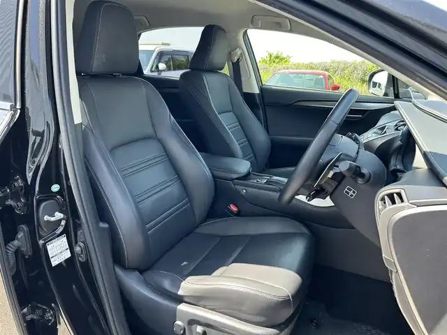 レクサス ＮＸ 300h Iパッケージ 奈良県 2014(平26)年 8万km スターライトブラックガラスフレーク 純正ナビ　/フルセグＴＶ　/BT/CD/DVD/SD/USB/AUX/バックカメラ　/前後ドライブレコーダー　/ビルトインＥＴＣ　/クルーズコントロール　/レザーシート　/パワーシート　/シートヒーター　/ステアリングヒーター　/ＨＵＤ　/電動リアゲート　/ＡＡＣ/スマートキー/衝突被害軽減システム