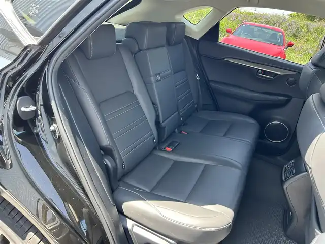 レクサス ＮＸ 300h Iパッケージ 奈良県 2014(平26)年 8万km スターライトブラックガラスフレーク 純正ナビ　/フルセグＴＶ　/BT/CD/DVD/SD/USB/AUX/バックカメラ　/前後ドライブレコーダー　/ビルトインＥＴＣ　/クルーズコントロール　/レザーシート　/パワーシート　/シートヒーター　/ステアリングヒーター　/ＨＵＤ　/電動リアゲート　/ＡＡＣ/スマートキー/衝突被害軽減システム