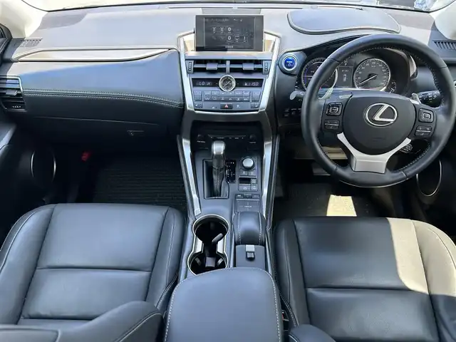 レクサス ＮＸ 300h Iパッケージ 奈良県 2014(平26)年 8万km スターライトブラックガラスフレーク 純正ナビ　/フルセグＴＶ　/BT/CD/DVD/SD/USB/AUX/バックカメラ　/前後ドライブレコーダー　/ビルトインＥＴＣ　/クルーズコントロール　/レザーシート　/パワーシート　/シートヒーター　/ステアリングヒーター　/ＨＵＤ　/電動リアゲート　/ＡＡＣ/スマートキー/衝突被害軽減システム