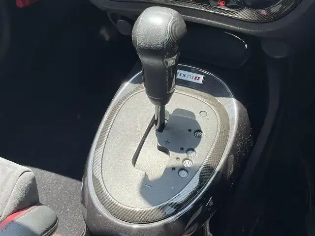 日産 ジューク ニスモ RS 宮崎県 2014(平26)年 9.2万km スーパーブラック 純正ナビ「MC314D-W」/(AM.FM.Bluetooth.DVD.CD.USB.AUX)/フルセグTV/アラウンドビューカメラ/ETC/4WD/センサーデフロック/横滑り防止機能/パドルシフト/オートエアコン/オートライト/電格ミラー/パワーウィンドウ/パワーステアリング/スマートキー