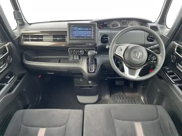 ホンダ Ｎ ＢＯＸ カスタム G L ホンダセンシング 熊本県 2019(令1)年 1.9万km ミラノレッド 純正SDナビ/・AM/FM/CD/SD/USB/BT/・バックカメラ/ホンダセンシング/・衝突被害軽減ブレーキ/・車線逸脱警報/・先行車発進お知らせ/・標識認識機能/アダプティブクルーズコントロール/ステアリングリモコン/両側電動ドア/ビルトインＥＴＣ/D/Nシートヒーター/ＬＥＤヘッドライト/オートライト/フォグランプ/スマートキー/プッシュスタート/純正フロアマット/純正ドアバイザー/純正アルミホイール