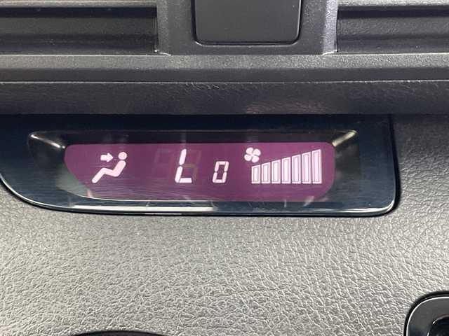 トヨタ シエンタ ハイブリッド ファンベースX 愛知県 2019(令1)年 5.2万km ホワイトパールクリスタルシャイン 社外ナビ/・Bluetooth/・CD/DVD/・フルセグテレビ/バックカメラ/片側パワースライドドア/衝突軽減ブレーキ/レーンキープアシスト/オートマチックハイビーム/前後コーナーセンサー/前方ドライブレコーダー/ETC