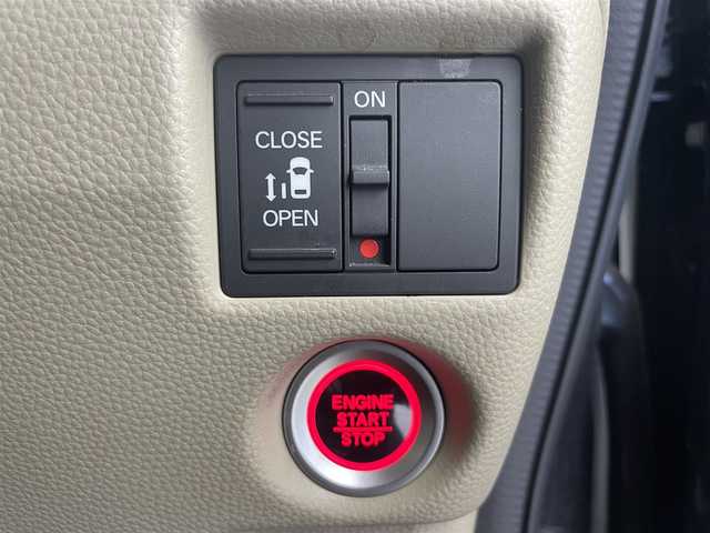 ホンダ Ｎ ＢＯＸ G L 富山県 2018(平30)年 8.5万km クリスタルブラックパール 社外ナビ（AM/FM/CD/DVD/SD/USB/BT）/フルセグTV/バックカメラ/片側パワースライドドア/LEDヘッドライト/ビルトインETC/スマートキー×２/プッシュスタート/社外フロアマット/アイドリングストップ/ABS/横滑り防止装置