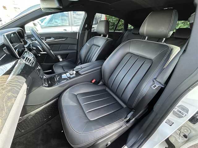 メルセデス・ベンツ ＣＬＳ２２０ｄ SブレイクAMGライン　 静岡県 2017(平29)年 3.7万km ダイヤモンドホワイト 純正ナビ（ワンセグTV/BT/CD）/サンルーフ/黒革レザーシート/パワーバックドア/アダプティブクルーズコントロール/ビルトインＥＴＣ/パドルシフト/Ｄ＋Ｎ席シートヒーター/Ｄ＋Ｎ席パワーシート/D＋N席メモリーシート/アクティブエマージェンシーストップアシスト/アクティブレーンチェンジアシスト/純正アルミホイール(19インチ)/保障証/取扱説明書